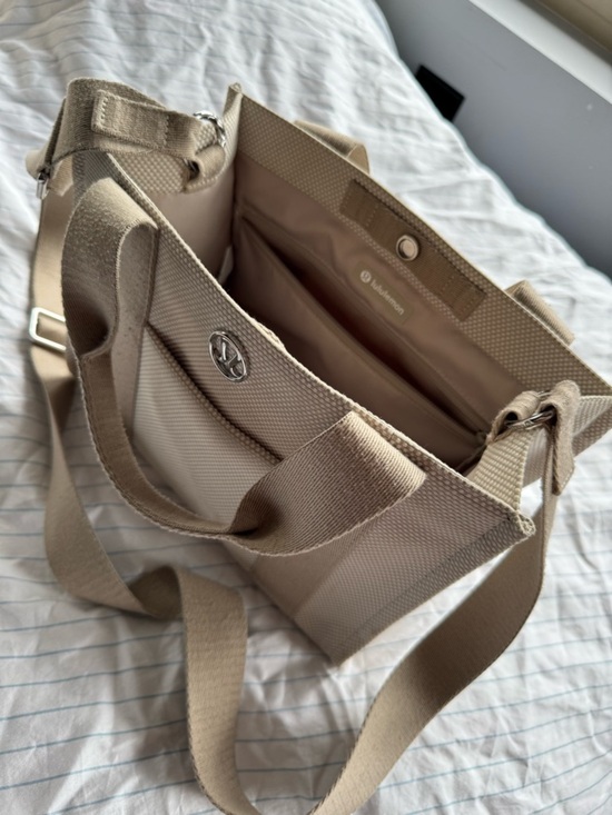 lululemon athletica Handbags - Lululemon Beige Two-Tone Canvas Tote Bag 4.5L